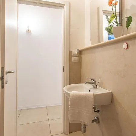 Am 1 - Elegant Three-room In The Center *