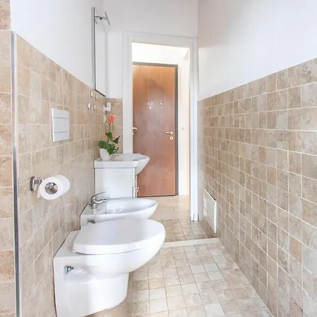 Am1 - Elegant Three-room In The Center דירה