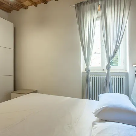 Am 1 - Elegant Three-room In The Center *